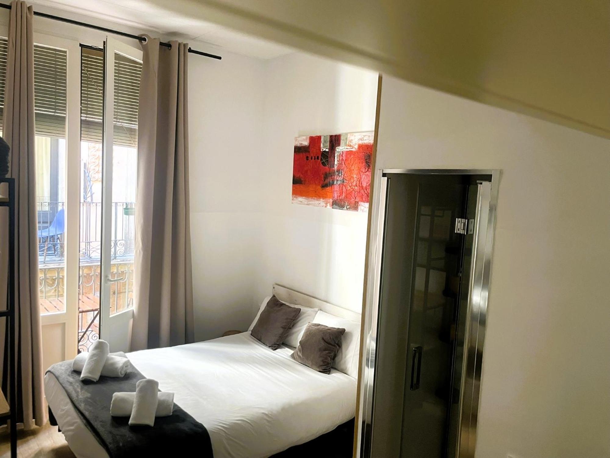 Hostal La Palmera Barcelona Ngoại thất bức ảnh