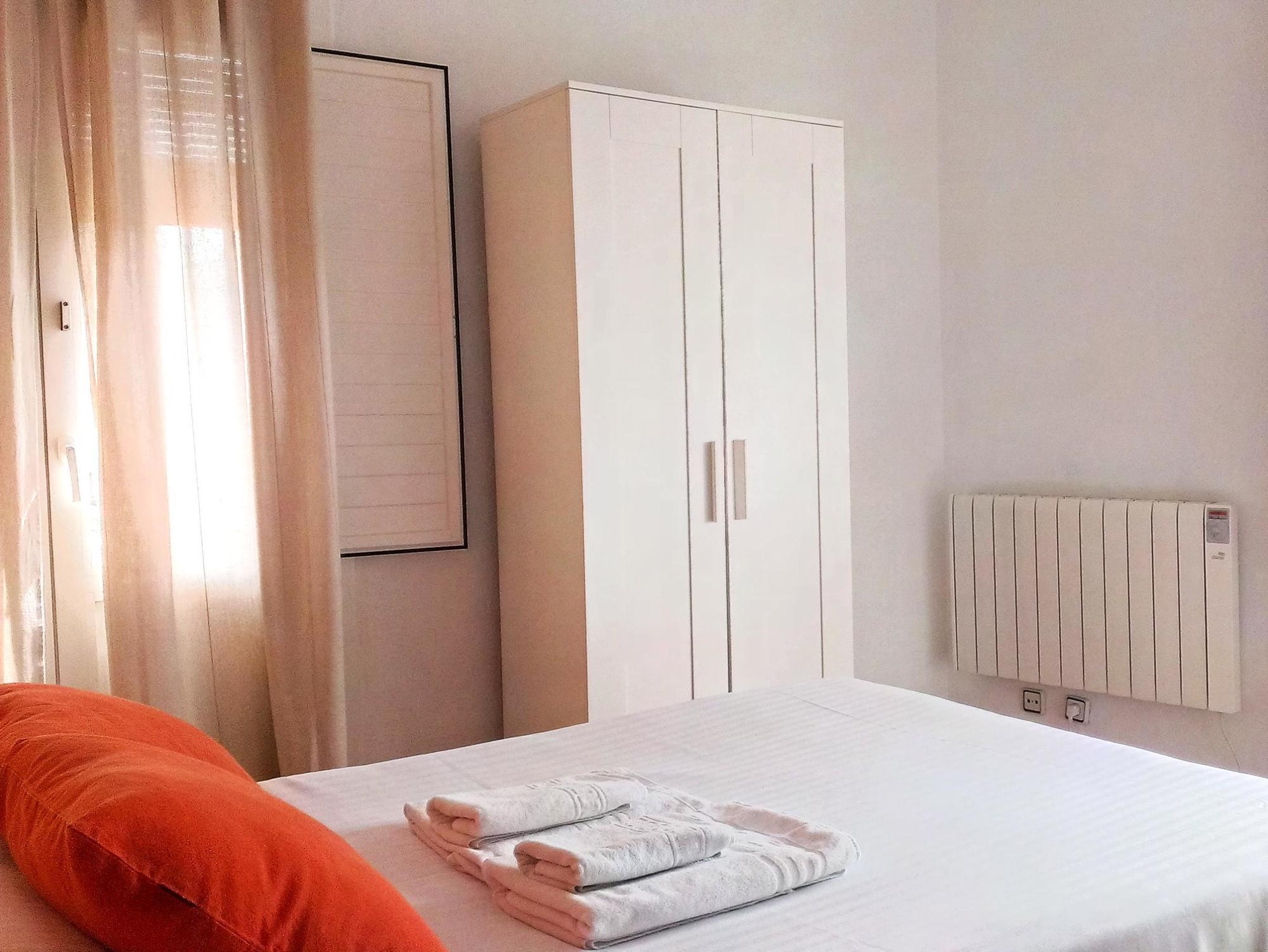 Hostal La Palmera Barcelona Ngoại thất bức ảnh